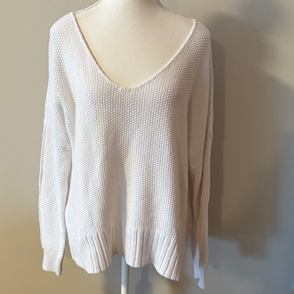 NWOT Lucky Brand Oversized White Knit Long Sleeve V-Neck Sweater. Size Medium